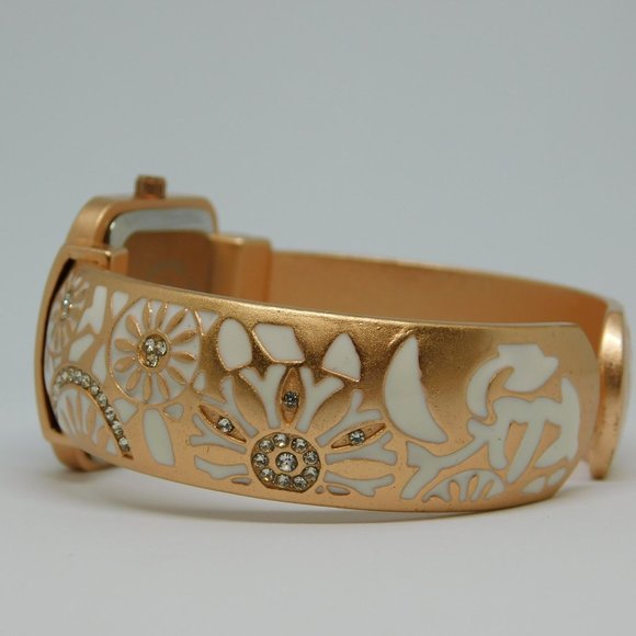 Accutime WAC4395KL Cuff Band Quartz Analog Women's Watch Sz. 6 1/2" New Battery - Picture 5 of 10